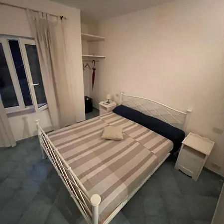 Konukevi Phoenician Capri 3 Camere Una Tripla Con Terrazza Una Singola Entrata Indipendente Ed Una Matrimoniale King Doppia Con Balcone