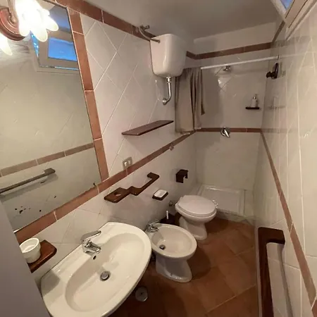 Konukevi Phoenician Capri 3 Camere Una Tripla Con Terrazza Una Singola Entrata Indipendente Ed Una Matrimoniale King Doppia Con Balcone