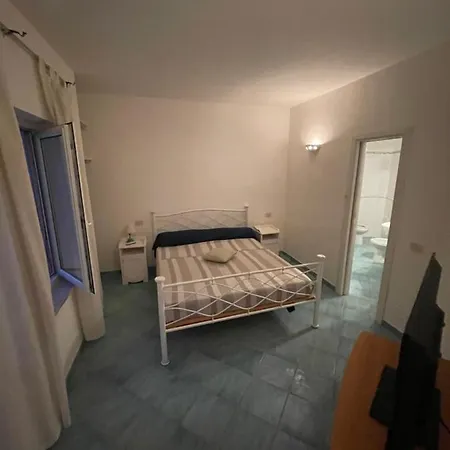 Phoenician Capri 3 Camere Una Tripla Con Terrazza Una Singola Entrata Indipendente Ed Una Matrimoniale King Doppia Con Balcone Konukevi *