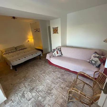 Konukevi Phoenician Capri 3 Camere Una Tripla Con Terrazza Una Singola Entrata Indipendente Ed Una Matrimoniale King Doppia Con Balcone