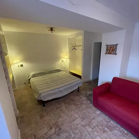 Konukevi Phoenician Capri 3 Camere Una Tripla Con Terrazza Una Singola Entrata Indipendente Ed Una Matrimoniale King Doppia Con Balcone